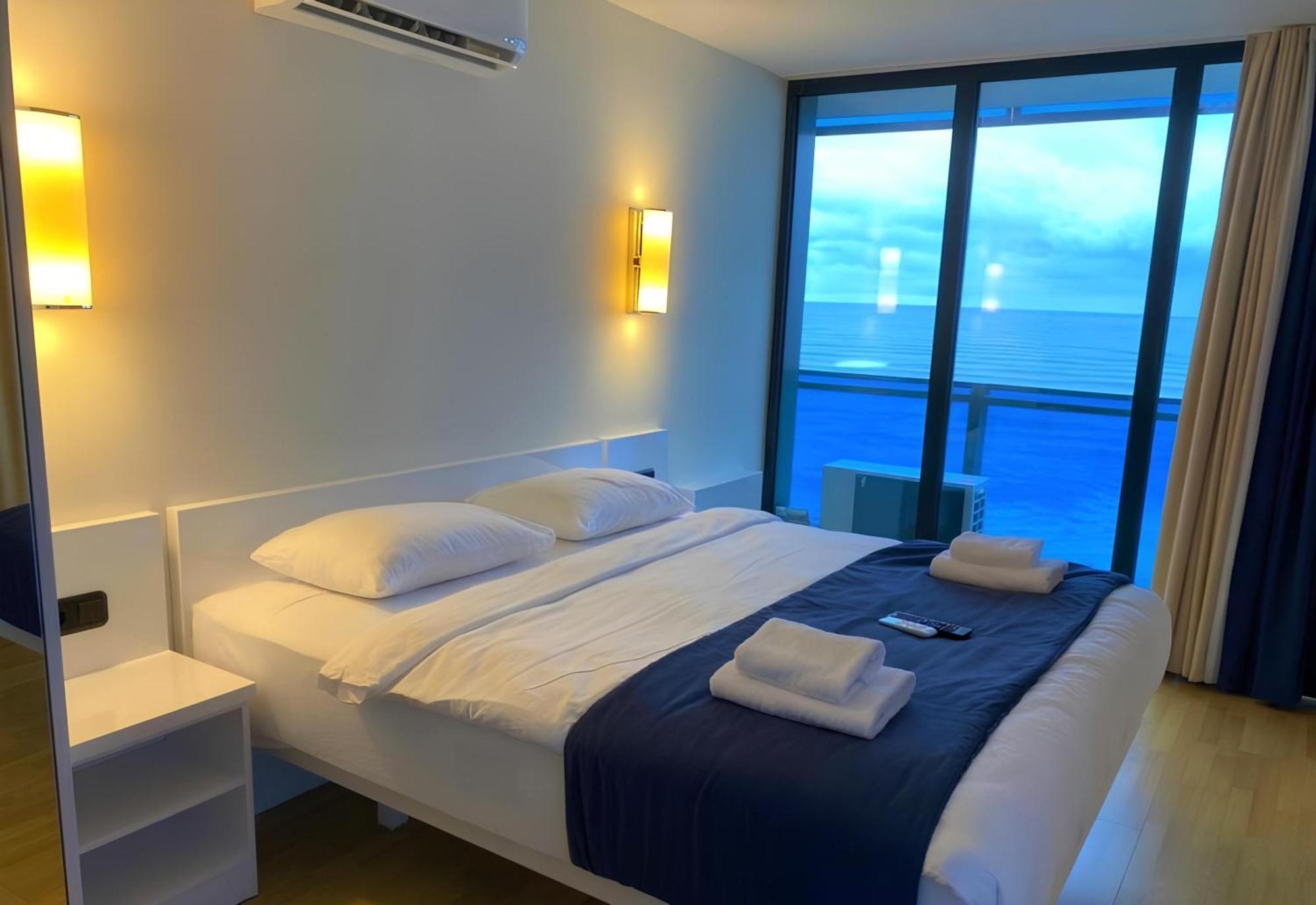 Panorama Seaview Batumi Lux Orbi City Екстер'єр фото